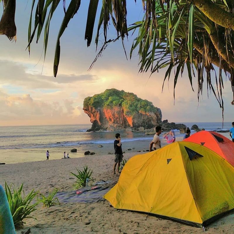 Rekomendasi 4 Pantai di Jogja, Cocok untuk Agenda Camping di Akhir